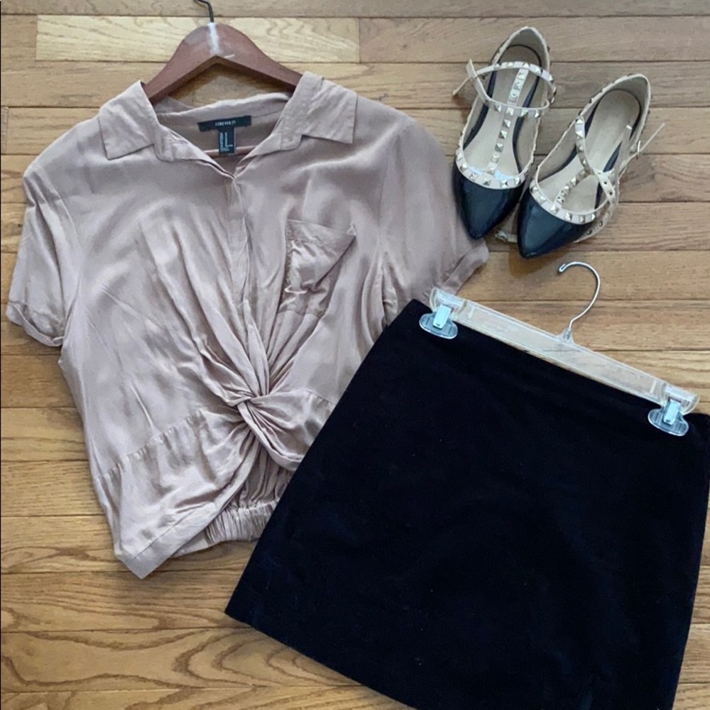 Beige cropped blouse